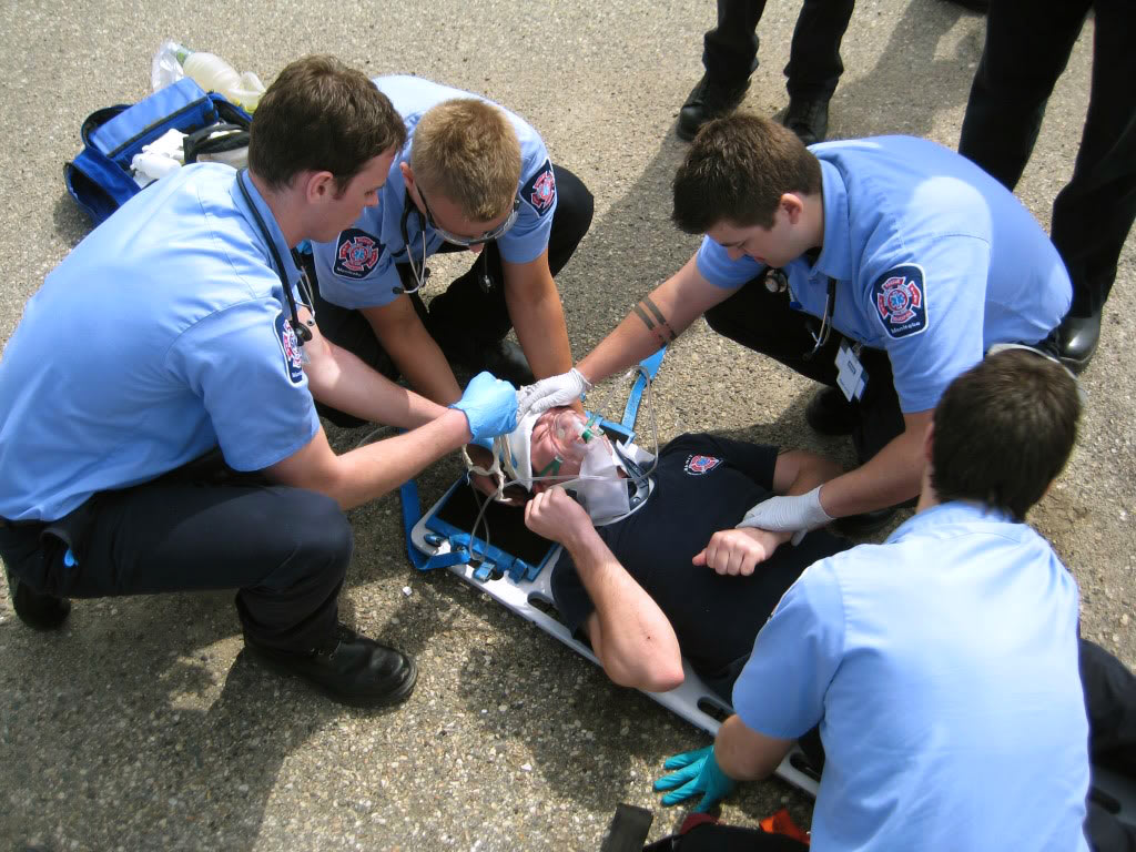 Risultati immagini per emergency paramedic